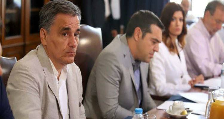 &Eta; &kappa;&upsilon;&beta;έ&rho;&nu;&eta;&sigma;&eta; &pi;ά&epsilon;&iota; &nu;&alpha; &tau;&epsilon;&tau;&rho;&alpha;&gamma;&omega;&nu;ί&sigma;&epsilon;&iota; &tau;&omicron;&nu; &kappa;ύ&kappa;&lambda;&omicron; | &Pi;&alpha;&rho;&tau;ί&delta;&alpha; &pi;ό&kappa;&epsilon;&rho; &gamma;&iota;&alpha; &tau;&iota;&sigmaf; &sigma;&upsilon;&nu;&tau;ά&xi;&epsilon;&iota;&sigmaf;