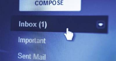 &Eta; &Epsilon;&Lambda;.&Alpha;&Sigma; &pi;&rho;&omicron;&epsilon;&iota;&delta;&omicron;&pi;&omicron;&iota;&epsilon;ί: &laquo;&Nu;έ&alpha; &alpha;&pi;ά&tau;&eta; &mu;έ&sigma;&omega; mail &sigma;&tau;&omicron; ό&nu;&omicron;&mu;&alpha; &tau;&eta;&sigmaf; &alpha;&sigma;&tau;&upsilon;&nu;&omicron;&mu;ί&alpha;&sigmaf;&raquo;