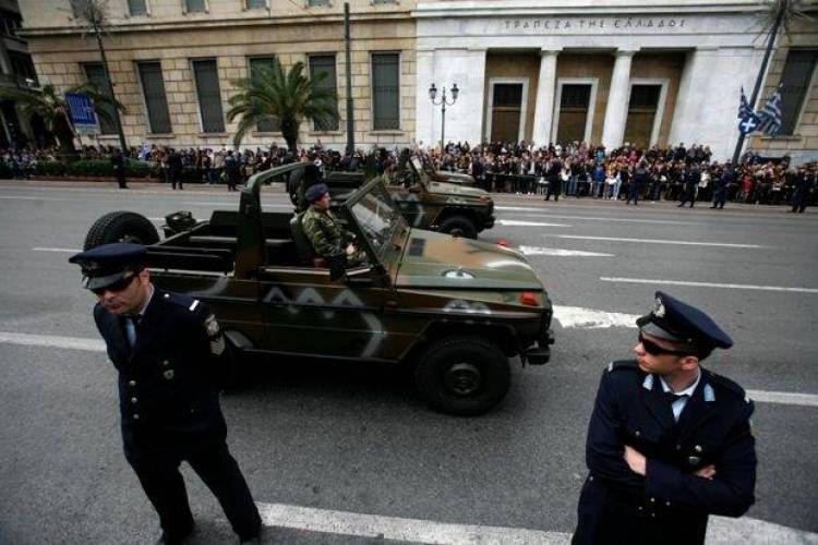 Στ’ άρματα, στ’ άρματα...