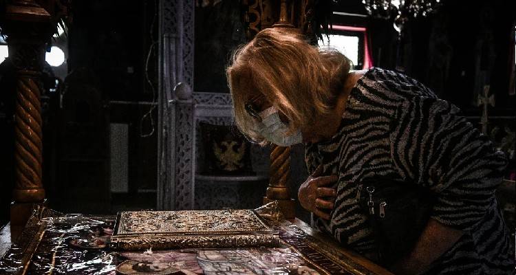 &Epsilon;&kappa;&kappa;&lambda;&eta;&sigma;ί&epsilon;&sigmaf;: &Tau;&alpha; &mu;έ&tau;&rho;&alpha; &gamma;&iota;&alpha; &tau;&omicron;&nu; &kappa;&omicron;&rho;&omega;&nu;&omicron;ϊό -&Tau;&iota; &iota;&sigma;&chi;ύ&epsilon;&iota; &gamma;&iota;&alpha; &mu;ά&sigma;&kappa;&epsilon;&sigmaf; &kappa;&alpha;&iota; test