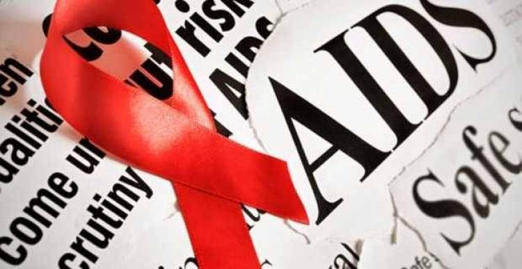 &Mu;&upsilon;&tau;&iota;&lambda;ή&nu;&eta;: &Alpha;&phi;&iota;&sigma;&omicron;&kappa;ό&lambda;&lambda;&eta;&sigma;&alpha;&nu; &tau;&alpha; &sigma;&tau;&omicron;&iota;&chi;&epsilon;ί&alpha; &phi;&omicron;&rho;έ&alpha; &tau;&omicron;&upsilon; AIDS