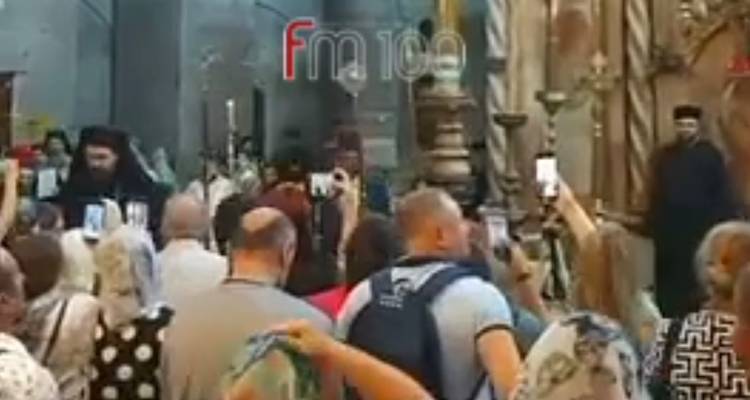 Η  Ύψωση του Τιμίου Σταυρού στον Πανάγιο Τάφο (video)