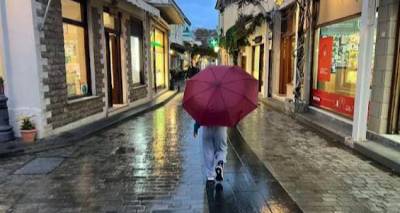 &Kappa;&alpha;&iota;&rho;ό&sigmaf;: Έ&rho;&chi;&epsilon;&tau;&alpha;&iota; &pi;&epsilon;&nu;&theta;ή&mu;&epsilon;&rho;&eta; &kappa;&alpha;&kappa;&omicron;&kappa;&alpha;&iota;&rho;ί&alpha; &mu;&epsilon; &beta;&rho;&omicron;&chi;έ&sigmaf; &kappa;&alpha;&iota; &kappa;&alpha;&tau;&alpha;&iota;&gamma;ί&delta;&epsilon;&sigmaf; | &Kappa;&alpha;&tau;&alpha;&iota;&gamma;ί&delta;&alpha; &tau;&alpha; &xi;&eta;&mu;&epsilon;&rho;ώ&mu;&alpha;&tau;&alpha; &sigma;&tau;&eta; &Lambda;ή&mu;&nu;&omicron;