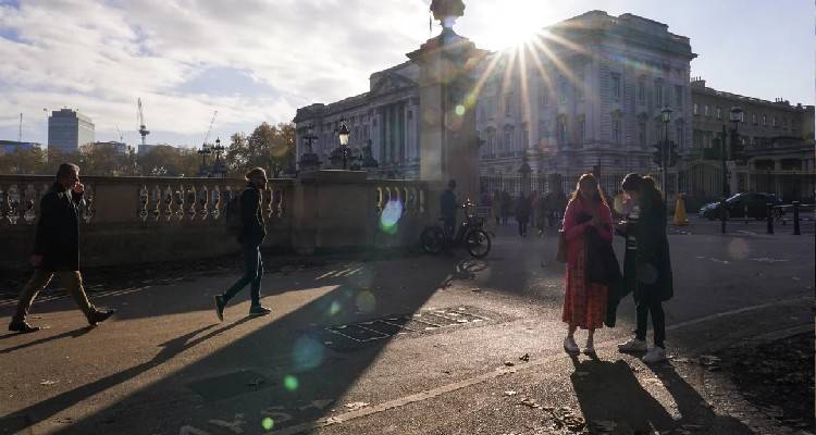 ΠΟΥ: Η «Κράκεν» είναι πιο μεταδοτική μετάλλαξη, αλλά όχι πιο επικίνδυνη | Σε ποιες χώρες έχει ανιχνευτεί