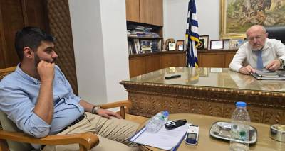 &Sigma;&upsilon;&nu;ά&nu;&tau;&eta;&sigma;&eta; &mu;&epsilon; &tau;&omicron;&nu; &Upsilon;&phi;&upsilon;&pi;&omicron;&upsilon;&rho;&gamma;ό &Upsilon;&gamma;&epsilon;ί&alpha;&sigmaf; &epsilon;ί&chi;&epsilon; &omicron; Έ&pi;&alpha;&rho;&chi;&omicron;&sigmaf; &Lambda;ή&mu;&nu;&omicron;&upsilon; | &Sigma;&tau;&omicron; &tau;&rho;&alpha;&pi;έ&zeta;&iota; &tau;&alpha; &pi;&rho;&omicron;&beta;&lambda;ή&mu;&alpha;&tau;&alpha; &tau;&omicron;&upsilon; &Nu;&omicron;&sigma;&omicron;&kappa;&omicron;&mu;&epsilon;ί&omicron;&upsilon; &kappa;&alpha;&iota; &eta; &delta;&eta;&mu;&iota;&omicron;&upsilon;&rho;&gamma;ί&alpha; &Psi;&upsilon;&chi;&iota;&alpha;&tau;&rho;&iota;&kappa;ή&sigmaf; &Kappa;&lambda;&iota;&nu;&iota;&kappa;ή&sigmaf;