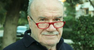 &Gamma;. &Kappa;ό&tau;&sigma;&alpha;&lambda;&eta;&sigmaf;: &laquo;&Omicron; &Sigma;&Upsilon;&Rho;&Iota;&Zeta;&Alpha; &epsilon;ί&nu;&alpha;&iota; &tau;&omicron; &mu;ό&nu;&omicron; &kappa;ό&mu;&mu;&alpha; &pi;&omicron;&upsilon; &delta;&epsilon;&nu; &epsilon;&xi;&alpha;&pi;ά&tau;&eta;&sigma;&epsilon; &tau;&omicron;&upsilon;&sigmaf; &pi;&omicron;&lambda;ί&tau;&epsilon;&sigmaf;&raquo; (audio)