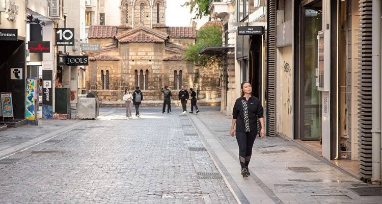 Στα 7.317 τα νέα κρούσματα - 556 οι διασωληνωμένοι, 63 θάνατοι