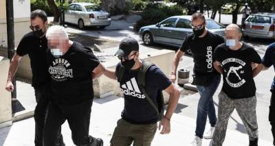 &Phi;&rho;ί&kappa;&eta; &sigma;&tau;&eta;&nu; &Eta;&lambda;&iota;&omicron;ύ&pi;&omicron;&lambda;&eta;: &Eta; &kappa;ό&lambda;&alpha;&sigma;&eta; &pi;&omicron;&upsilon; &zeta;&omicron;ύ&sigma;&epsilon; &alpha;&pi;ό &tau;&alpha; 11 &tau;&eta;&sigmaf; &eta; 18&chi;&rho;&omicron;&nu;&eta; &kappa;&omicron;&pi;έ&lambda;&alpha; | T&eta;&nu; &beta;ί&alpha;&zeta;&alpha;&nu; &kappa;&alpha;&iota; &tau;&eta;&nu; &epsilon;&xi;έ&delta;&iota;&delta;&alpha;&nu;, &pi;ώ&sigmaf; &kappa;&alpha;&tau;ά&phi;&epsilon;&rho;&epsilon; &nu;&alpha; &alpha;&pi;&omicron;&delta;&rho;ά&sigma;&epsilon;&iota;