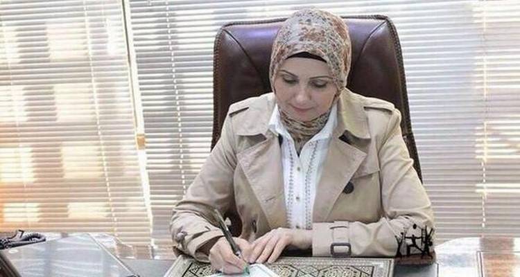 &Gamma;&iota;&alpha; &pi;&rho;ώ&tau;&eta; &phi;&omicron;&rho;ά &gamma;&upsilon;&nu;&alpha;ί&kappa;&alpha; &delta;ή&mu;&alpha;&rho;&chi;&omicron;&sigmaf; &sigma;&tau;&eta;&nu; &Beta;&alpha;&gamma;&delta;ά&tau;&eta;