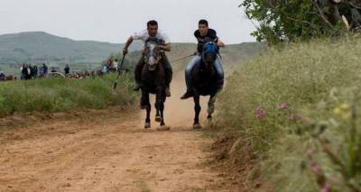 &Alpha;&nu;&alpha;&beta;ί&omega;&sigma;&epsilon; &tau;&omicron; &pi;&alpha;&tau;&rho;&omicron;&pi;&alpha;&rho;ά&delta;&omicron;&tau;&omicron; έ&theta;&iota;&mu;&omicron; &tau;&omega;&nu; &Iota;&pi;&pi;&omicron;&delta;&rho;&omicron;&mu;&iota;ώ&nu; &sigma;&tau;&eta; &Lambda;ή&mu;&nu;&omicron; | &Pi;&omicron;&iota;&omicron;&iota; &alpha;&nu;&alpha;&delta;&epsilon;ί&chi;&theta;&eta;&kappa;&alpha;&nu; &nu;&iota;&kappa;&eta;&tau;έ&sigmaf; (mp3)