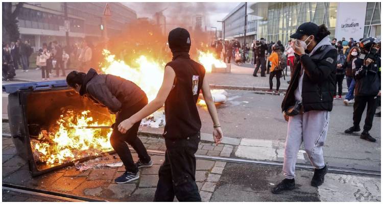 Γαλλία: «Μαύρη Πέμπτη» με απεργίες, διαδηλώσεις, άγρια επεισόδια