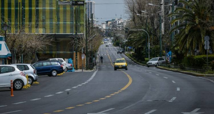 Απαγόρευση κυκλοφορίας: Πιο αυστηρό πλαίσιο με περιορισμό στα sms και στο χρόνο εξόδου | Αλλαγές και σε ΜΜΜ και μετακινήσεις