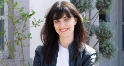 &Epsilon;&lambda;&epsilon;&upsilon;&theta;&epsilon;&rho;ί&alpha; &Kappa;&omega;&nu;&sigma;&tau;&alpha;&nu;&tau;ά&rho;&alpha;: &laquo;&Theta;&alpha; &delta;&epsilon;ί&xi;&omicron;&upsilon;&mu;&epsilon; &sigma;&tau;&alpha; &pi;&alpha;&iota;&delta;&iota;ά &pi;ώ&sigmaf; &gamma;&epsilon;&nu;&nu;&iota;έ&tau;&alpha;&iota; &tau;&omicron; &kappa;&rho;&alpha;&sigma;ί &sigma;&tau;&eta; &Lambda;ή&mu;&nu;&omicron;&raquo; | &Sigma;&Upsilon;&Nu;&Epsilon;&Nu;&Tau;&Epsilon;&Upsilon;&Xi;&Eta;