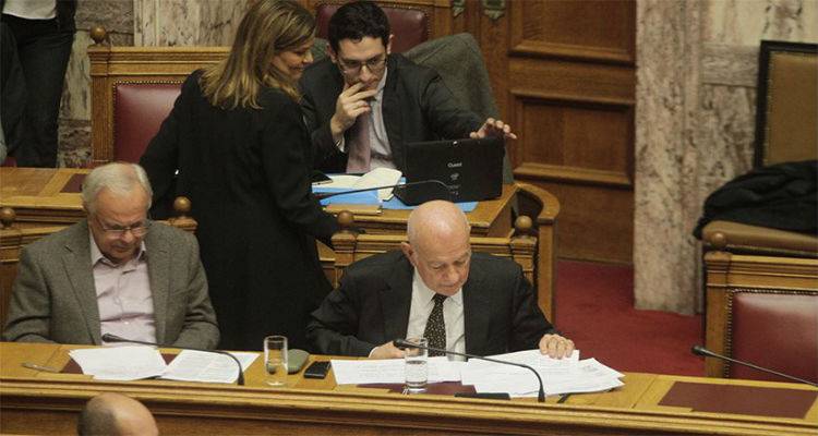 &Pi;&alpha;&rho;&alpha;&iota;&tau;ή&theta;&eta;&kappa;&epsilon; &omicron; &Pi;&alpha;&pi;&alpha;&delta;&eta;&mu;&eta;&tau;&rho;ί&omicron;&upsilon; &gamma;&iota;&alpha; &tau;&omicron; &epsilon;&pi;ί&delta;&omicron;&mu;&alpha;: &Phi;&omicron;&upsilon;&nu;&tau;ώ&nu;&omicron;&upsilon;&nu; &tau;&alpha; &sigma;&epsilon;&nu;ά&rho;&iota;&alpha; &alpha;&nu;&alpha;&sigma;&chi;&eta;&mu;&alpha;&tau;&iota;&sigma;&mu;&omicron;ύ