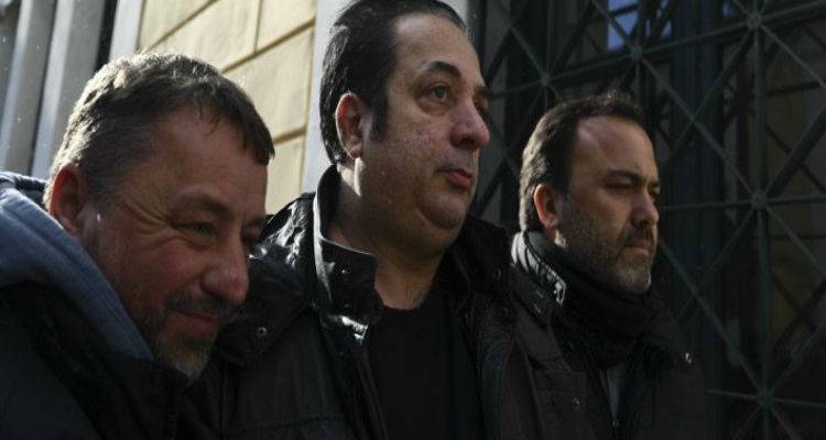 &Epsilon;&lambda;&epsilon;ύ&theta;&epsilon;&rho;&omicron;&sigmaf; &sigma;ή&mu;&epsilon;&rho;&alpha; &omicron; &Rho;&iota;&chi;ά&rho;&delta;&omicron;&sigmaf;, &epsilon;ά&nu; &delta;ώ&sigma;&epsilon;&iota; 200.000 &epsilon;&upsilon;&rho;ώ
