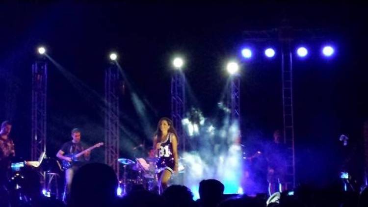 &Mu;&alpha;&sigmaf; &laquo;&tau;&alpha; &delta;ώ&sigma;&epsilon; ό&lambda;&alpha;&raquo; &eta; &Delta;έ&sigma;&pi;&omicron;&iota;&nu;&alpha; &Beta;&alpha;&nu;&delta;ή (photos + video)