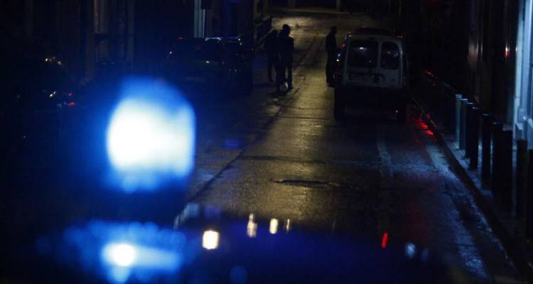 &Gamma;&lambda;&upsilon;&phi;ά&delta;&alpha;: &Tau;&iota; &epsilon;ί&pi;&epsilon; &tau;&omicron; &gamma;&nu;&omega;&sigma;&tau;ό &mu;&omicron;&nu;&tau;έ&lambda;&omicron; &sigma;&tau;&omicron;&upsilon;&sigmaf; &alpha;&sigma;&tau;&upsilon;&nu;&omicron;&mu;&iota;&kappa;&omicron;ύ&sigmaf; ό&tau;&alpha;&nu; &tau;&eta;&nu; &epsilon;&nu;&tau;ό&pi;&iota;&sigma;&alpha;&nu; &mu;&epsilon; &kappa;&omicron;&kappa;&alpha;ΐ&nu;&eta; -&Tau;&omicron; &chi;&rho;&omicron;&nu;&iota;&kappa;ό &tau;&eta;&sigmaf; &sigma;ύ&lambda;&lambda;&eta;&psi;&eta;&sigmaf;