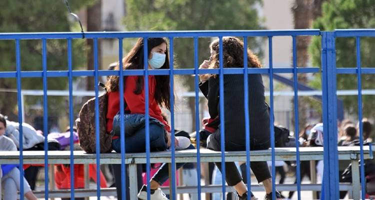 Εμβολιασμός εφήβων: Αύξηση 90% στα κρούσματα κορωνοϊού σε ανήλικους από τον Ιούλιο