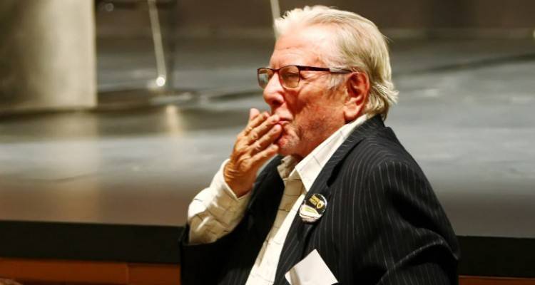 &Kappa;ώ&sigma;&tau;&alpha;&sigmaf; &Beta;&omicron;&upsilon;&tau;&sigma;ά&sigmaf;: &Sigma;&epsilon; &lambda;&alpha;ϊ&kappa;ό &pi;&rho;&omicron;&sigma;&kappa;ύ&nu;&eta;&mu;&alpha; &eta; &sigma;&omicron;&rho;ό&sigmaf; &tau;&omicron;&upsilon; &alpha;&pi;ό &sigma;ή&mu;&epsilon;&rho;&alpha; | &Tau;&eta;&nu; &Pi;&alpha;&rho;&alpha;&sigma;&kappa;&epsilon;&upsilon;ή &eta; &kappa;&eta;&delta;&epsilon;ί&alpha;