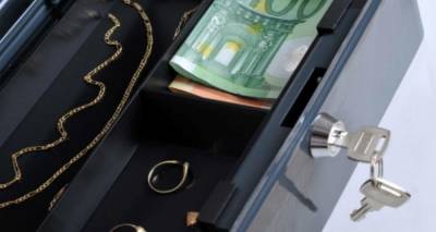 38&chi;&rho;&omicron;&nu;&eta; &laquo;&xi;ά&phi;&rho;&iota;&zeta;&epsilon;&raquo; &gamma;&nu;&omega;&sigma;&tau;&omicron;ύ&sigmaf; &kappa;&alpha;&iota; &phi;ί&lambda;&omicron;&upsilon;&sigmaf; | &Sigma;&epsilon; 4 &chi;&rho;ό&nu;&iota;&alpha; &lambda;&epsilon;ί&alpha; 15.000&euro;