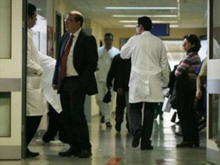 &Mu;&epsilon; &tau;&omicron;&upsilon;&sigmaf; &mu;&iota;&sigma;&omicron;ύ&sigmaf; &gamma;&iota;&alpha;&tau;&rho;&omicron;ύ&sigmaf; &alpha;&nu;&omicron;ί&gamma;&epsilon;&iota; &alpha;ύ&rho;&iota;&omicron; &tau;&omicron; &Pi;&Epsilon;&Delta;&Upsilon;