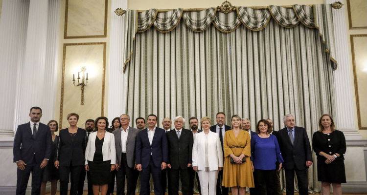 Y&pi;&omicron;&upsilon;&rho;&gamma;&iota;&kappa;ό &mu;&epsilon; &Pi;&alpha;&pi;&alpha;&kappa;ώ&sigma;&tau;&alpha; &kappa;&alpha;&iota; &Mu;&alpha;&rho;&iota;&lambda;ί&zeta;&alpha;: &Omicron; &Tau;&sigma;ί&pi;&rho;&alpha;&sigmaf; &alpha;&rho;&chi;ί&zeta;&epsilon;&iota; &pi;&alpha;&rho;&omicron;&chi;έ&sigmaf; &kappa;&alpha;&iota; &upsilon;&pi;&omicron;&sigma;&chi;έ&sigma;&epsilon;&iota;&sigmaf;