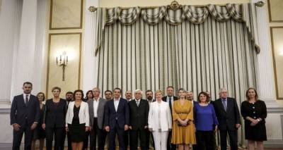 Y&pi;&omicron;&upsilon;&rho;&gamma;&iota;&kappa;ό &mu;&epsilon; &Pi;&alpha;&pi;&alpha;&kappa;ώ&sigma;&tau;&alpha; &kappa;&alpha;&iota; &Mu;&alpha;&rho;&iota;&lambda;ί&zeta;&alpha;: &Omicron; &Tau;&sigma;ί&pi;&rho;&alpha;&sigmaf; &alpha;&rho;&chi;ί&zeta;&epsilon;&iota; &pi;&alpha;&rho;&omicron;&chi;έ&sigmaf; &kappa;&alpha;&iota; &upsilon;&pi;&omicron;&sigma;&chi;έ&sigma;&epsilon;&iota;&sigmaf;