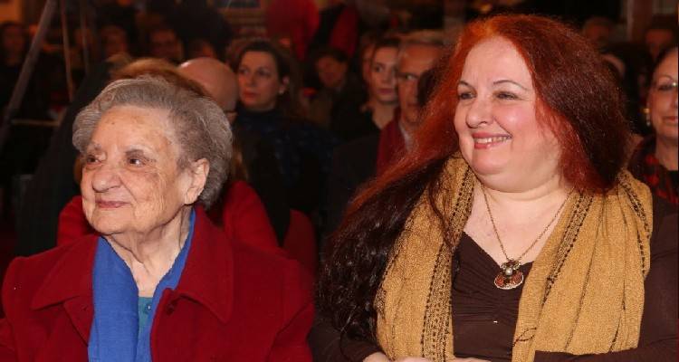 &Rho;&omicron;&zeta;ί&tau;&alpha; &Sigma;ώ&kappa;&omicron;&upsilon;: &Delta;&iota;&alpha;&sigma;&omega;&lambda;&eta;&nu;ώ&theta;&eta;&kappa;&epsilon; &kappa;&alpha;&iota; &eta; &kappa;ό&rho;&eta; &tau;&eta;&sigmaf;