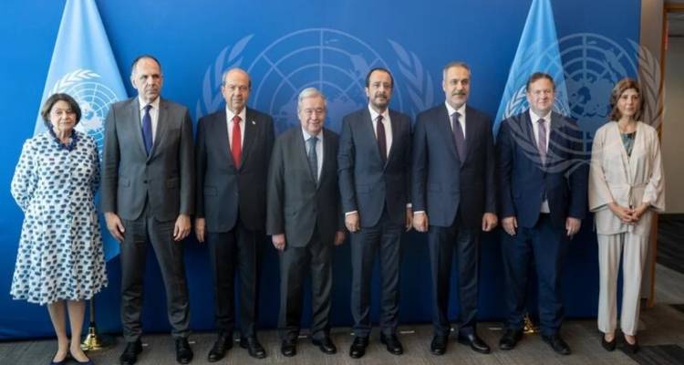 Στο προσκήνιο ξανά το Κυπριακό, ικανοποίηση στην Αθήνα μετά τη συνάντηση -Νέα πενταμερής στα τέλη του έτους