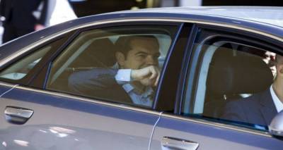&Pi;&alpha;&rho;ά&tau;&alpha;&sigma;&eta; &sigma;&tau;&omicron; &theta;&rho;ί&lambda;&epsilon;&rho;: &Nu;έ&epsilon;&sigmaf; &sigma;&upsilon;&nu;&omicron;&mu;&iota;&lambda;ί&epsilon;&sigmaf; &sigma;ή&mu;&epsilon;&rho;&alpha;