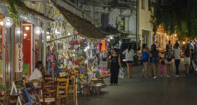 Μυτιλήνη: Με αίμα βάφτηκε το πανηγύρι -Σε κρίσιμη κατάσταση νοσηλεύεται ο 35χρονος που δέχτηκε 18 μαχαιριές