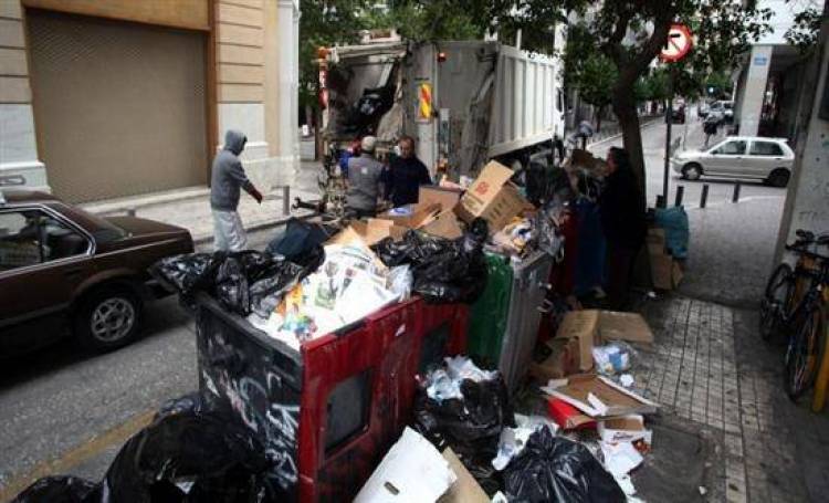 Άρχισε η αποκομιδή σκουπιδιών