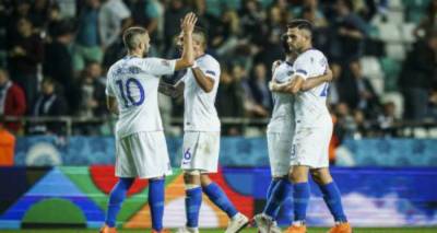 &Epsilon;&pi;&iota;&theta;έ&sigma;&epsilon;&iota;&sigmaf;&hellip; &nu;&alpha; &delta;&alpha;&kappa;&rho;ύ&zeta;&epsilon;&iota;&sigmaf;