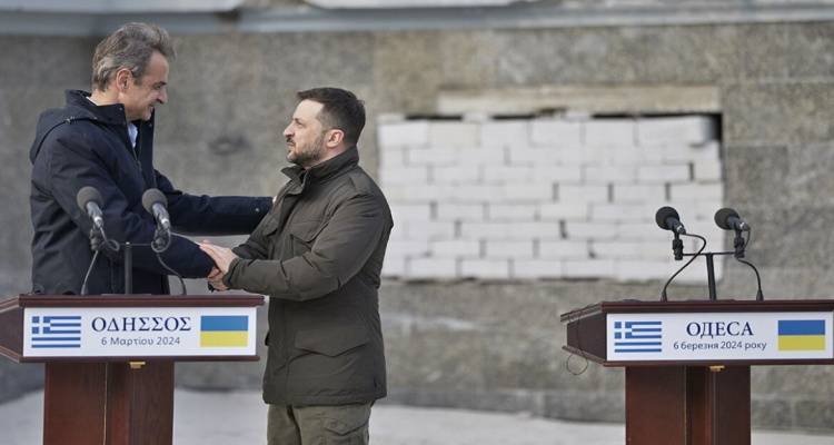 &laquo;&Epsilon;&delta;ώ &gamma;ί&nu;&epsilon;&tau;&alpha;&iota; &pi;&rho;&alpha;&gamma;&mu;&alpha;&tau;&iota;&kappa;ό&sigmaf; &pi;ό&lambda;&epsilon;&mu;&omicron;&sigmaf;, &kappa;ά&theta;&epsilon; &mu;έ&rho;&alpha;&raquo; | &Omicron;&sigma;&alpha; &epsilon;ί&pi;&alpha;&nu; &Mu;&eta;&tau;&sigma;&omicron;&tau;ά&kappa;&eta;&sigmaf;-&Zeta;&epsilon;&lambda;έ&nu;&sigma;&kappa;&iota; &mu;&epsilon;&tau;ά &tau;&eta;&nu; έ&kappa;&rho;&eta;&xi;&eta;