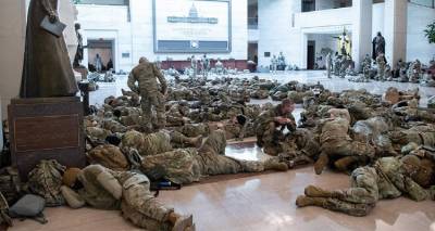 &Eta;&Pi;&Alpha;: &Sigma;&tau;&rho;&alpha;&tau;ό&pi;&epsilon;&delta;&omicron; &tau;&omicron; &Kappa;&alpha;&pi;&iota;&tau;ώ&lambda;&iota;&omicron; &epsilon;&nu;ώ &eta; &Beta;&omicron;&upsilon;&lambda;ή &sigma;&upsilon;&zeta;&eta;&tau;ά &tau;&eta;&nu; &pi;&alpha;&rho;&alpha;&pi;&omicron;&mu;&pi;ή &Tau;&rho;&alpha;&mu;&pi;