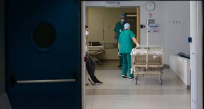 &Kappa;&rho;ή&tau;&eta;: &Sigma;&tau;&alpha;&mu;&alpha;&tau;&omicron;ύ&nu; &tau;&eta; &chi;&omicron;&rho;ή&gamma;&eta;&sigma;&eta; &phi;&alpha;&rho;&mu;ά&kappa;&omega;&nu; &sigma;&tau;&eta;&nu; 44&chi;&rho;&omicron;&nu;&eta; &pi;&omicron;&upsilon; &epsilon;ί&chi;&epsilon; &epsilon;&mu;&beta;&omicron;&lambda;&iota;&alpha;&sigma;&tau;&epsilon;ί &mu;&epsilon; AstraZeneca