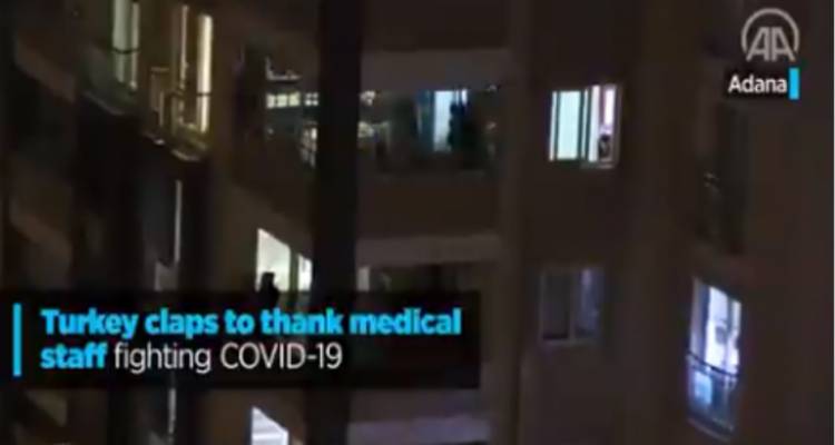 Κορωνοϊός - Τουρκία: Εννέα νεκροί, 670 κρούσματα | Πολίτες χειροκροτούν τους γιατρούς στα μπαλκόνια (video)