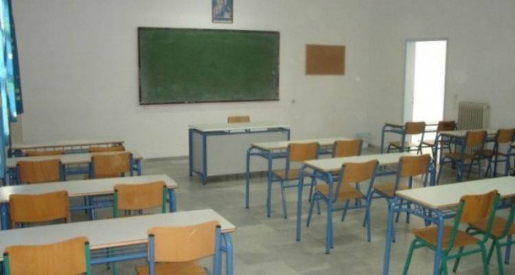 &Sigma;&tau;&eta; &Beta;&omicron;&upsilon;&lambda;ή &omicron;&iota; &epsilon;&lambda;&lambda;&epsilon;ί&psi;&epsilon;&iota;&sigmaf; &epsilon;&kappa;&pi;&alpha;&iota;&delta;&epsilon;&upsilon;&tau;&iota;&kappa;ώ&nu; &sigma;&tau;&alpha; &sigma;&chi;&omicron;&lambda;&epsilon;ί&alpha; &tau;&eta;&sigmaf; &Lambda;ή&mu;&nu;&omicron;&upsilon;