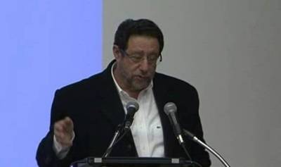 &Omicron; &pi;&rho;ό&epsilon;&delta;&rho;&omicron;&sigmaf; &tau;&eta;&sigmaf; Έ&nu;&omega;&sigma;&eta;&sigmaf; &Xi;&epsilon;&nu;&omicron;&delta;ό&chi;&omega;&nu; &Lambda;ή&mu;&nu;&omicron;&upsilon; &alpha;&nu;&omicron;ί&gamma;&epsilon; &tau;&alpha; &chi;&alpha;&rho;&tau;&iota;ά &tau;&omicron;&upsilon; &sigma;&epsilon; &mu;&iota;&alpha; &alpha;&pi;&omicron;&kappa;&alpha;&lambda;&upsilon;&pi;&tau;&iota;&kappa;ή &sigma;&upsilon;&nu;έ&nu;&tau;&epsilon;&upsilon;&xi;&eta; &sigma;&tau;&omicron;&nu; Fm 100