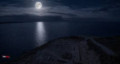 &Lambda;ή&mu;&nu;&omicron;&sigmaf;: &Mu;&iota;&alpha; &nu;ύ&chi;&tau;&alpha; &pi;&alpha;&nu;&sigma;&epsilon;&lambda;ή&nu;&omicron;&upsilon; &sigma;&tau;&alpha; &Kappa;&alpha;&beta;&epsilon;ί&rho;&iota;&alpha; &kappa;ά&tau;&omega; &alpha;&pi;ό &tau;&omicron; &omicron;&lambda;ό&gamma;&iota;&omicron;&mu;&omicron; &phi;&epsilon;&gamma;&gamma;ά&rho;&iota;