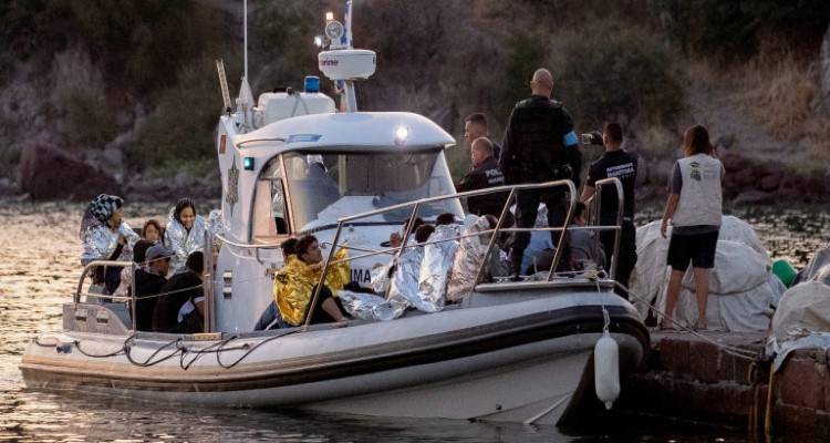 Εκθεση Frontex: Μείωση 74% στις παράνομες μεταναστευτικές ροές στην Ελλάδα | Ενώ αυξάνονται σε Ιταλία-Βαλκάνια