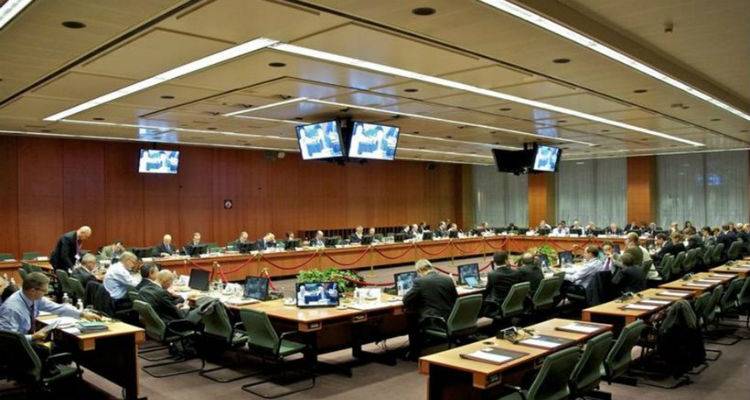 &laquo;&Nu;&alpha;&upsilon;ά&gamma;&iota;&omicron;&raquo; &sigma;&tau;&omicron; EuroWorking Group: &Delta;&epsilon;&nu; &epsilon;&pi;&iota;&sigma;&tau;&rho;έ&phi;&epsilon;&iota; &eta; &Tau;&rho;ό&iota;&kappa;&alpha;, &sigma;&tau;&omicron;&nu; &laquo;&alpha;έ&rho;&alpha;&raquo; &kappa;&alpha;&iota; &eta; 7&eta; &Alpha;&pi;&rho;&iota;&lambda;ί&omicron;&upsilon;