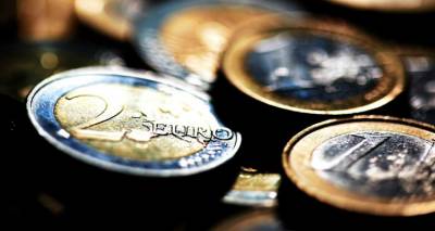 &Chi;&alpha;&lambda;ά&rho;&omega;&sigma;&eta; &tau;&omega;&nu; capital controls &gamma;&iota;&alpha; &epsilon;&pi;&iota;&chi;&epsilon;&iota;&rho;ή&sigma;&epsilon;&iota;&sigmaf;