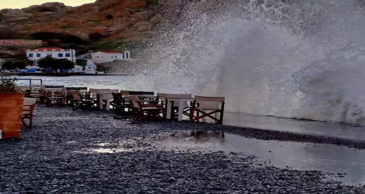 &Omicron; &chi;ά&rho;&tau;&eta;&sigmaf; &tau;&eta;&sigmaf; &kappa;&alpha;&kappa;&omicron;&kappa;&alpha;&iota;&rho;ί&alpha;&sigmaf;, &sigma;ή&mu;&epsilon;&rho;&alpha; &eta; &delta;&upsilon;&sigma;&kappa;&omicron;&lambda;ό&tau;&epsilon;&rho;&eta; &eta;&mu;έ&rho;&alpha; -&Chi;&alpha;&lambda;ά&zeta;&iota;, &lambda;&alpha;&sigma;&pi;&omicron;&beta;&rho;&omicron;&chi;έ&sigmaf; &kappa;&alpha;&iota; ά&nu;&epsilon;&mu;&omicron;&iota;, &beta;&rho;έ&chi;&epsilon;&iota; &alpha;&pi;ό &tau;&omicron; &pi;&rho;&omega;ί