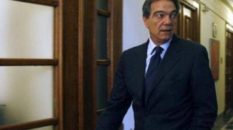 &Sigma;&tau;&eta;&nu; &alpha;&nu;&tau;&epsilon;&pi;ί&theta;&epsilon;&sigma;&eta; &omicron; &Sigma;&eta;&phi;&omicron;&upsilon;&nu;ά&kappa;&eta;&sigmaf; &gamma;&iota;&alpha; &tau;&iota;&sigmaf; &delta;&iota;&alpha;&rho;&rho;&omicron;έ&sigmaf; &tau;&eta;&sigmaf; &Iota;&pi;&pi;&omicron;&kappa;&rho;ά&tau;&omicron;&upsilon;&sigmaf;