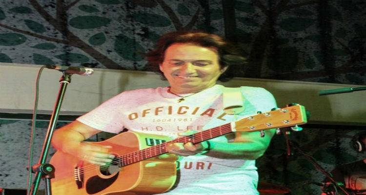 &Omicron; &Pi;&alpha;&sigma;&chi;ά&lambda;&eta;&sigmaf; &sigma;&tau;&eta; &Lambda;ή&mu;&nu;&omicron;