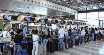 &Kappa;&omicron;&rho;&omega;&nu;&omicron;ϊό&sigmaf;: &Mu;&epsilon; &alpha;&rho;&nu;&eta;&tau;&iota;&kappa;ό PCR &tau;&epsilon;&sigma;&tau; &omicron;&iota; &tau;&alpha;&xi;&iota;&delta;&iota;ώ&tau;&epsilon;&sigmaf; &alpha;&pi;ό &Beta;&rho;&epsilon;&tau;&alpha;&nu;ί&alpha; &kappa;&alpha;&iota; &Delta;&alpha;&nu;ί&alpha; &sigma;&tau;&eta;&nu; &Epsilon;&lambda;&lambda;ά&delta;&alpha;