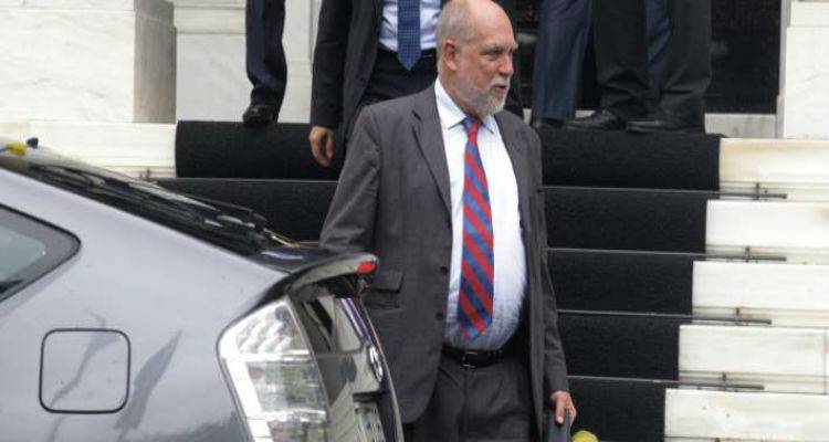 &Beta;ί&zeta;&epsilon;&rho;: &Delta;&upsilon;&nu;&alpha;&tau;ό&tau;&eta;&tau;&alpha; &alpha;&nu;&tau;&alpha;&gamma;&omega;&nu;&iota;&sigma;&tau;&iota;&kappa;ό&tau;&eta;&tau;&alpha;&sigmaf; &kappa;&alpha;&iota; &alpha;&nu;ά&pi;&tau;&upsilon;&xi;&eta;&sigmaf; &sigma;&tau;&eta;&nu; &Epsilon;&lambda;&lambda;ά&delta;&alpha;, &alpha;&lambda;&lambda;ά &alpha;&upsilon;&tau;ό &delta;&epsilon;&nu; &tau;&omicron; &chi;&alpha;&rho;ί&zeta;&epsilon;&iota; &omicron; &Theta;&epsilon;ό&sigmaf;