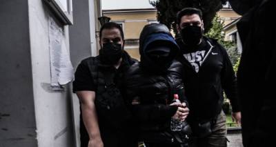 &Pi;ά&sigma;&chi;&alpha; &sigma;&tau;&omicron;&nu; &Kappa;&omicron;&rho;&upsilon;&delta;&alpha;&lambda;&lambda;ό &gamma;&iota;&alpha; &tau;&omicron;&nu; &Mu;έ&nu;&iota;&omicron; &Phi;&omicron;&upsilon;&rho;&theta;&iota;ώ&tau;&eta;