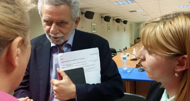 &Alpha;&nu;&tau;ώ&nu;&eta;&sigmaf; &Kappa;&alpha;&rho;&alpha;&gamma;&iota;ά&nu;&nu;&eta;&sigmaf;: "&Tau;&alpha; &theta;&epsilon;&tau;&iota;&kappa;ά &kappa;&alpha;&iota; &tau;&alpha; &alpha;&rho;&nu;&eta;&tau;&iota;&kappa;ά &alpha;&pi;&omicron; &tau;&eta; &sigma;&eta;&mu;&epsilon;&rho;&iota;&nu;ή &sigma;&upsilon;&nu;ά&nu;&tau;&eta;&sigma;&eta; &mu;&epsilon; &tau;&omicron;&nu; &Delta;&rho;ί&tau;&sigma;&alpha;"
